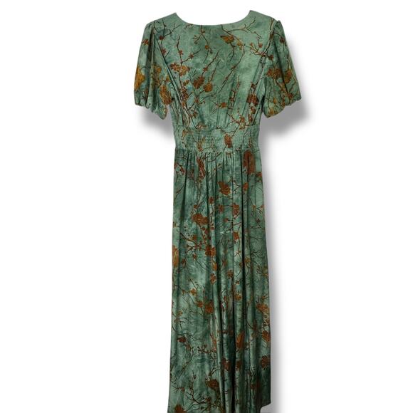 Baltic Born NWOT Leslie Embossed Velvet Floral Print Puff Sleeve Maxi Dress - Picture 6 of 9
